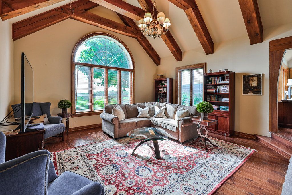 10 Southridge Tr
