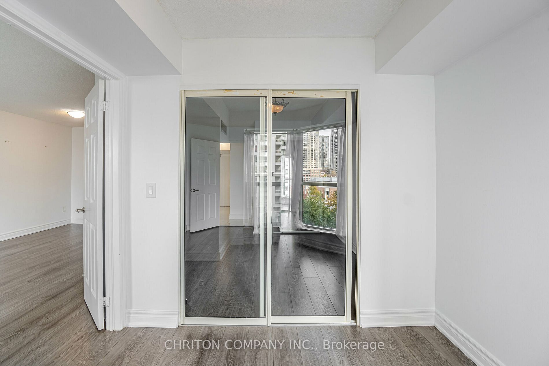 325 Webb Dr, #806