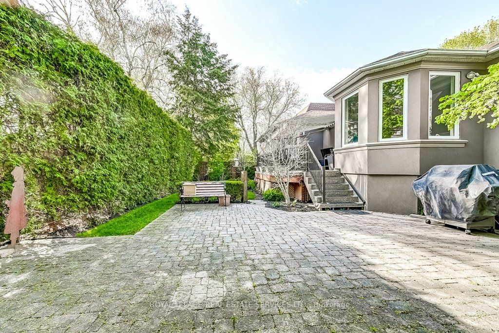 406 Maple Grove Dr