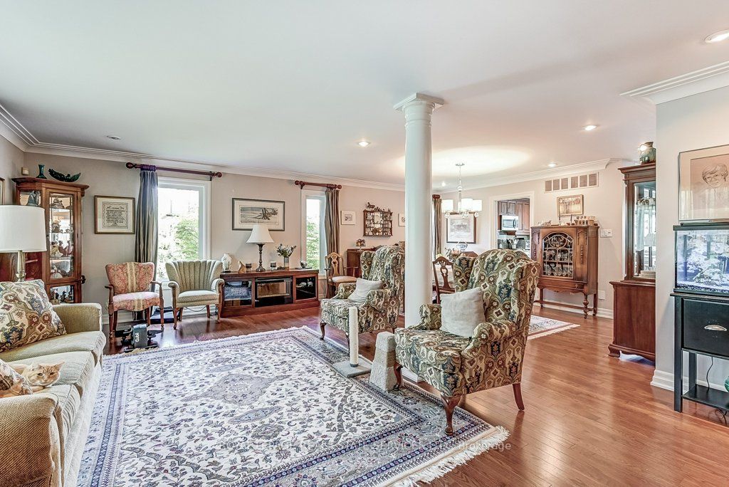 406 Maple Grove Dr