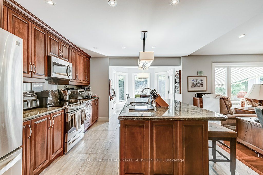 406 Maple Grove Dr