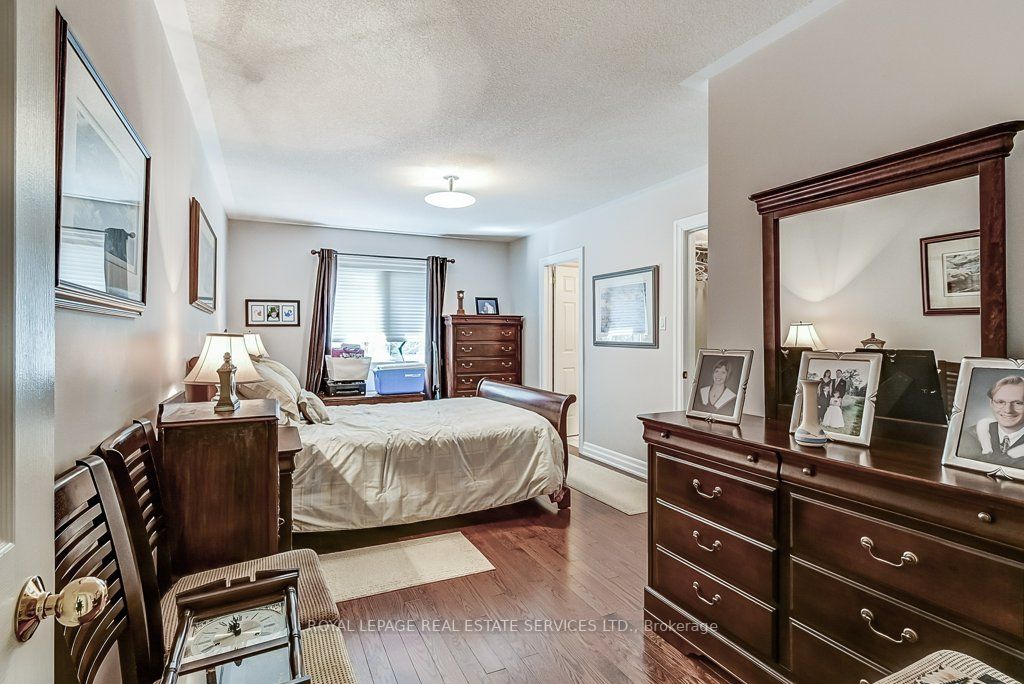 406 Maple Grove Dr