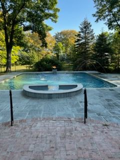2438 Doulton Dr