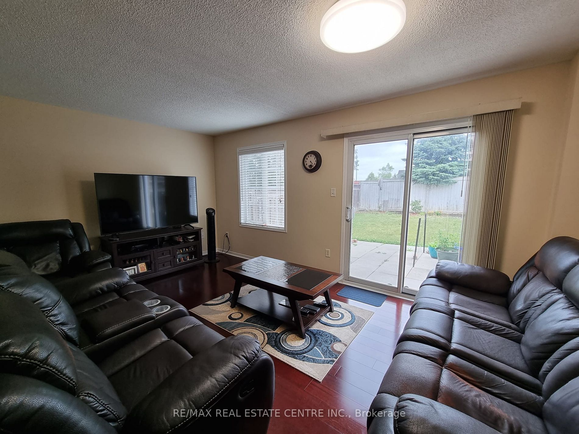 6 Rotunda St