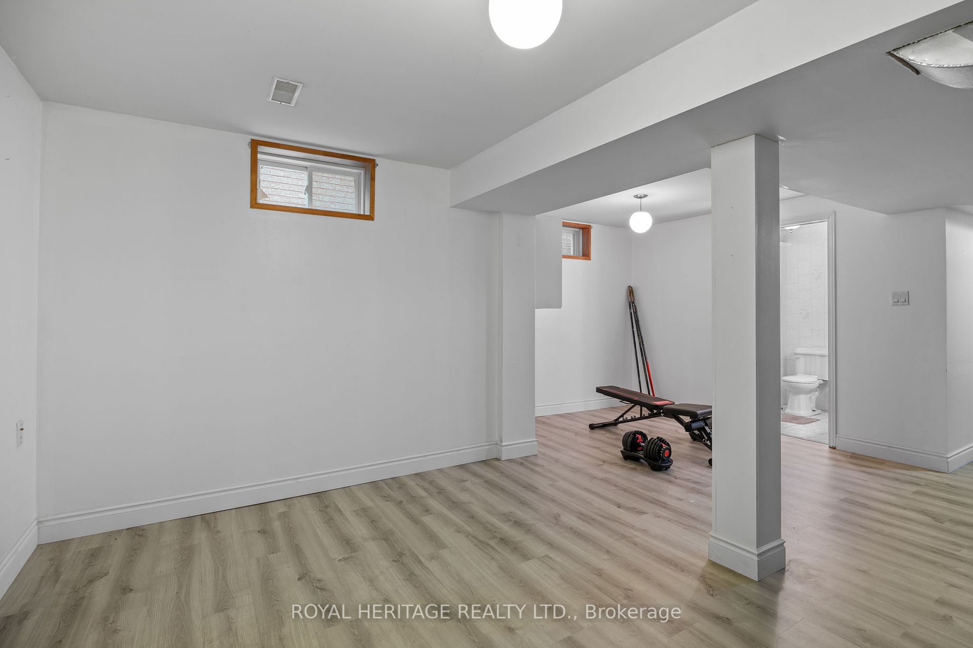 49 Pineview Cres E