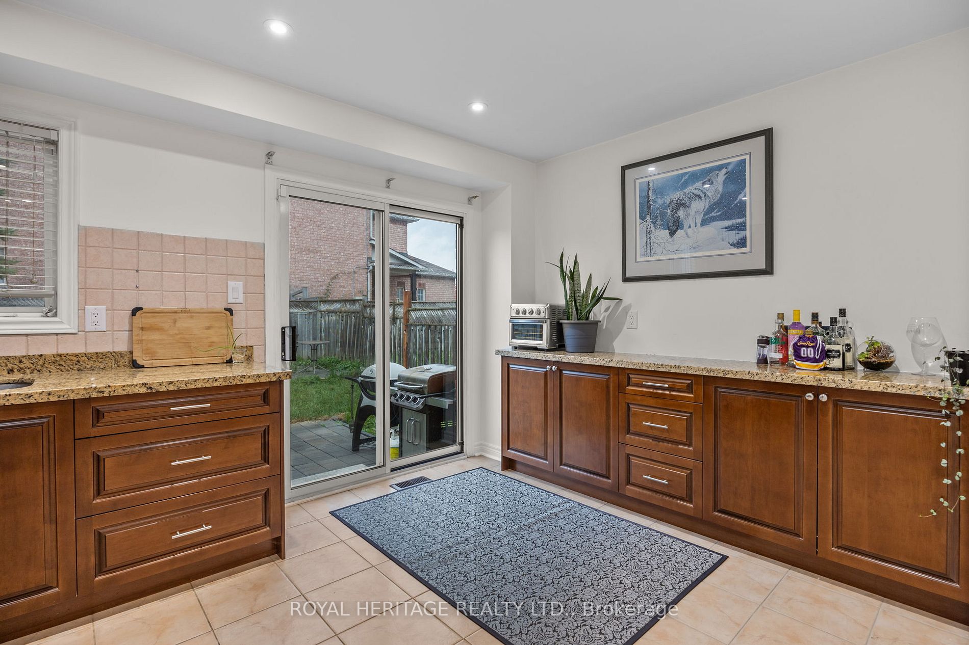 49 Pineview Cres E