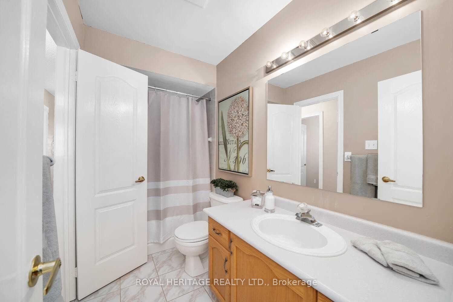 49 Pineview Cres E