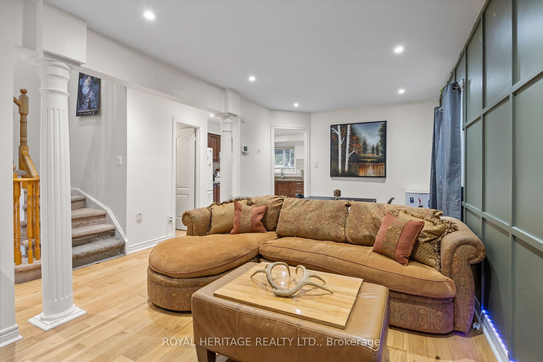 49 Pineview Cres E
