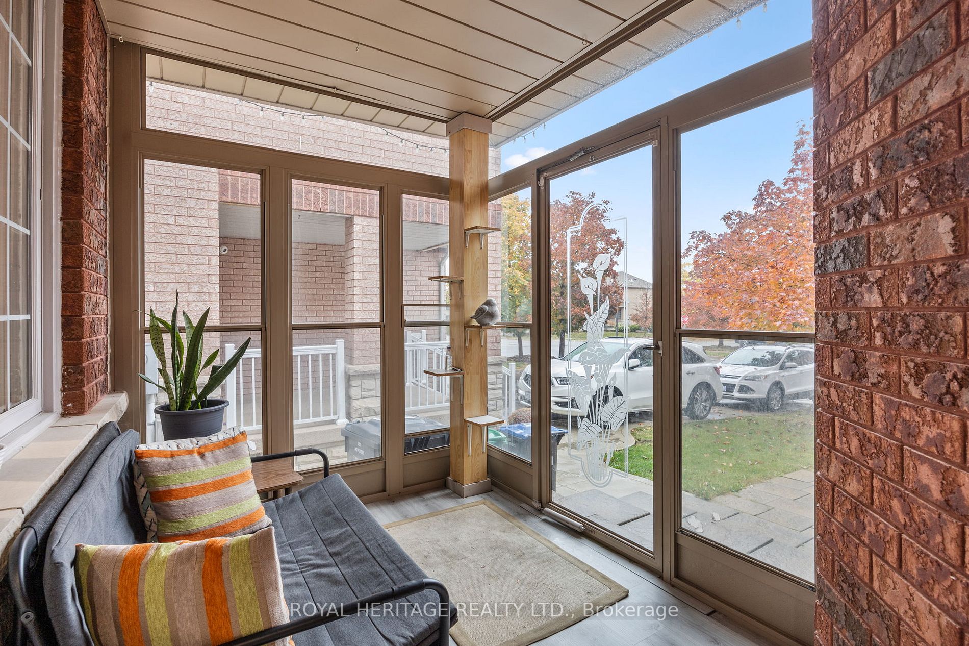 49 Pineview Cres E