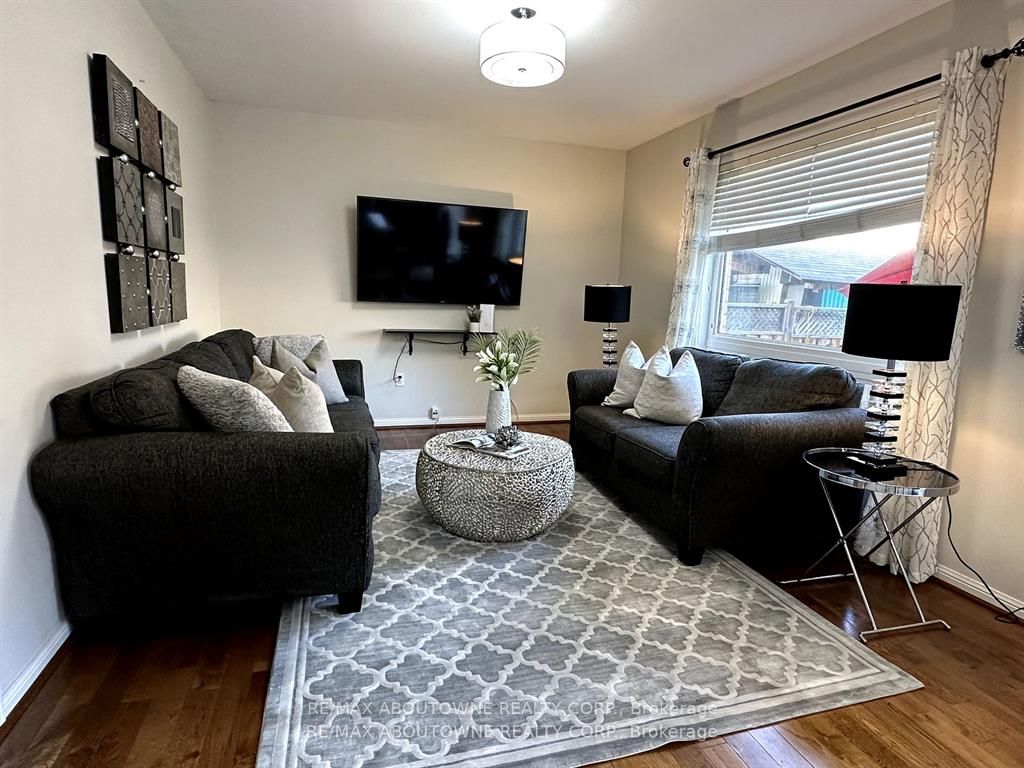 241 Brisdale Dr