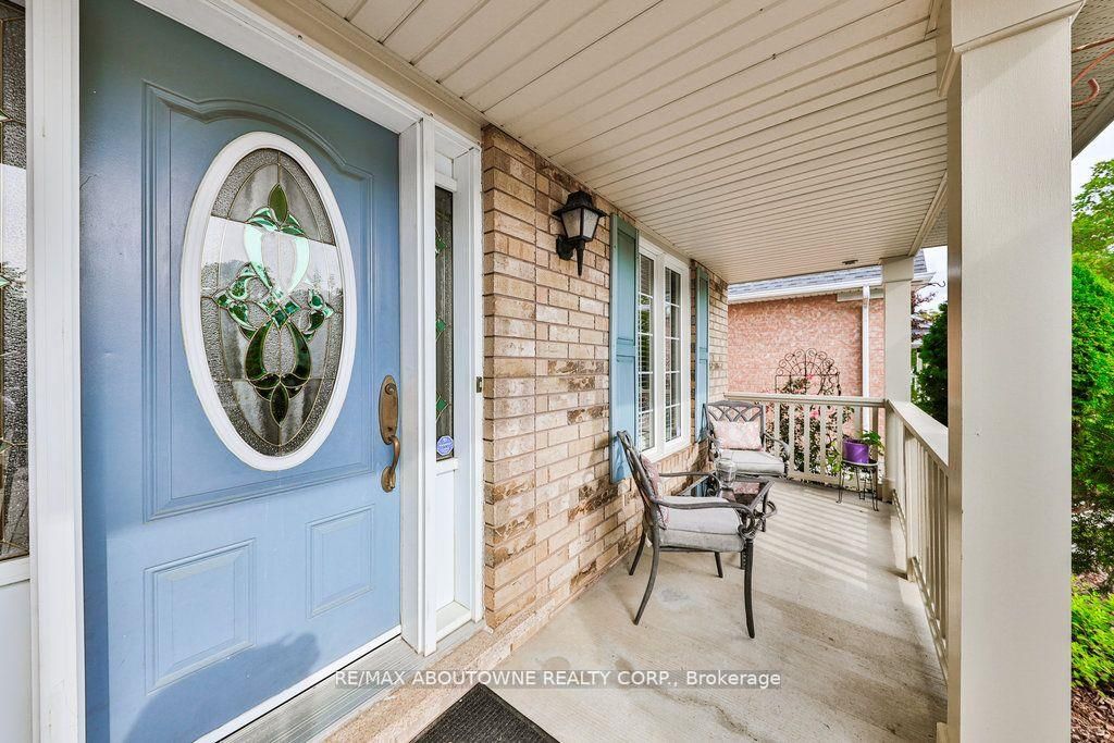 241 Brisdale Dr