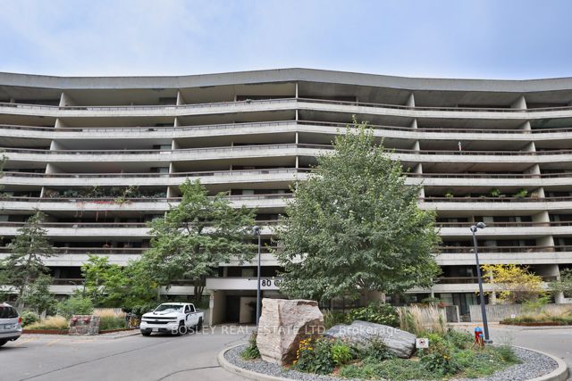 80 Quebec Ave, #114