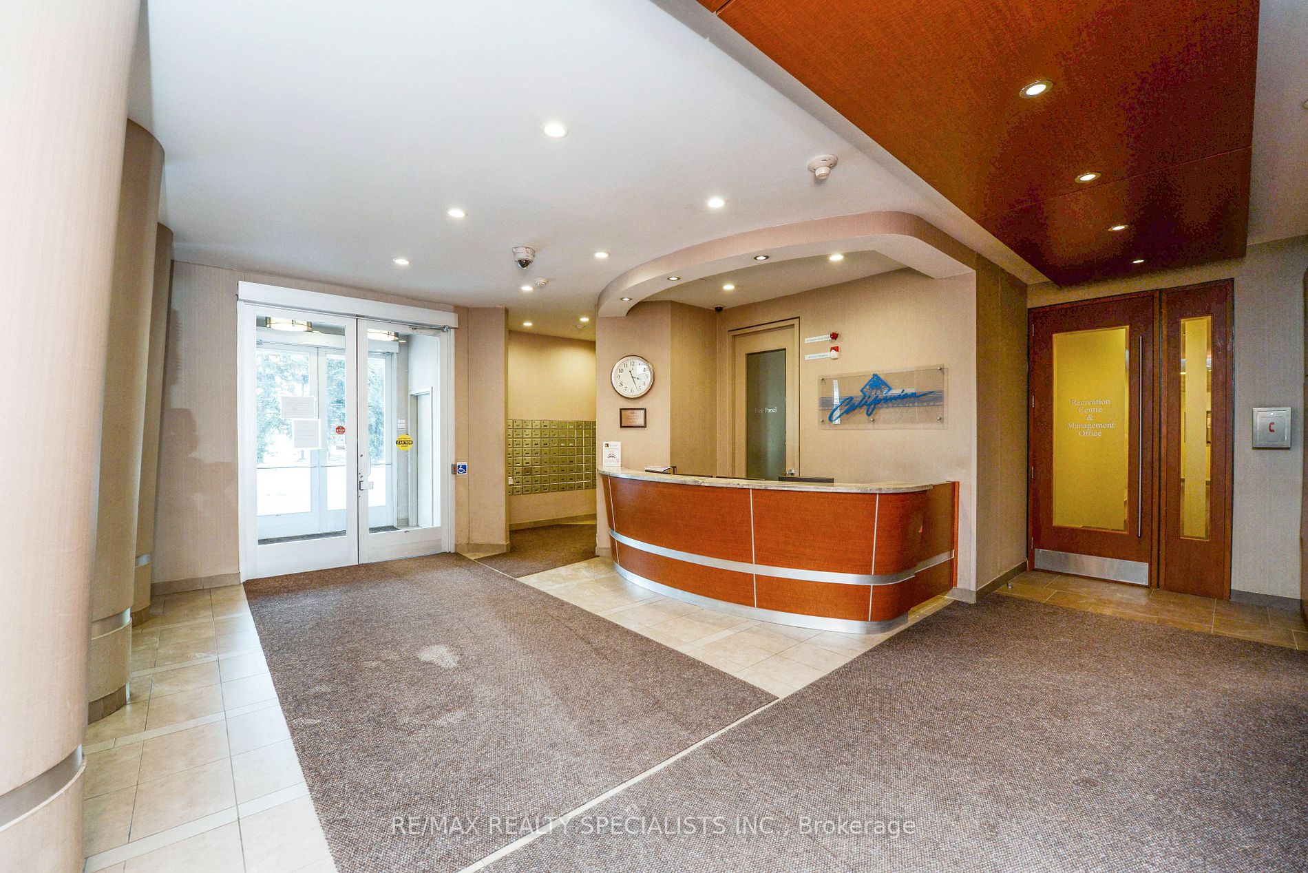 50 Kingsbridge Garden Circ, #607