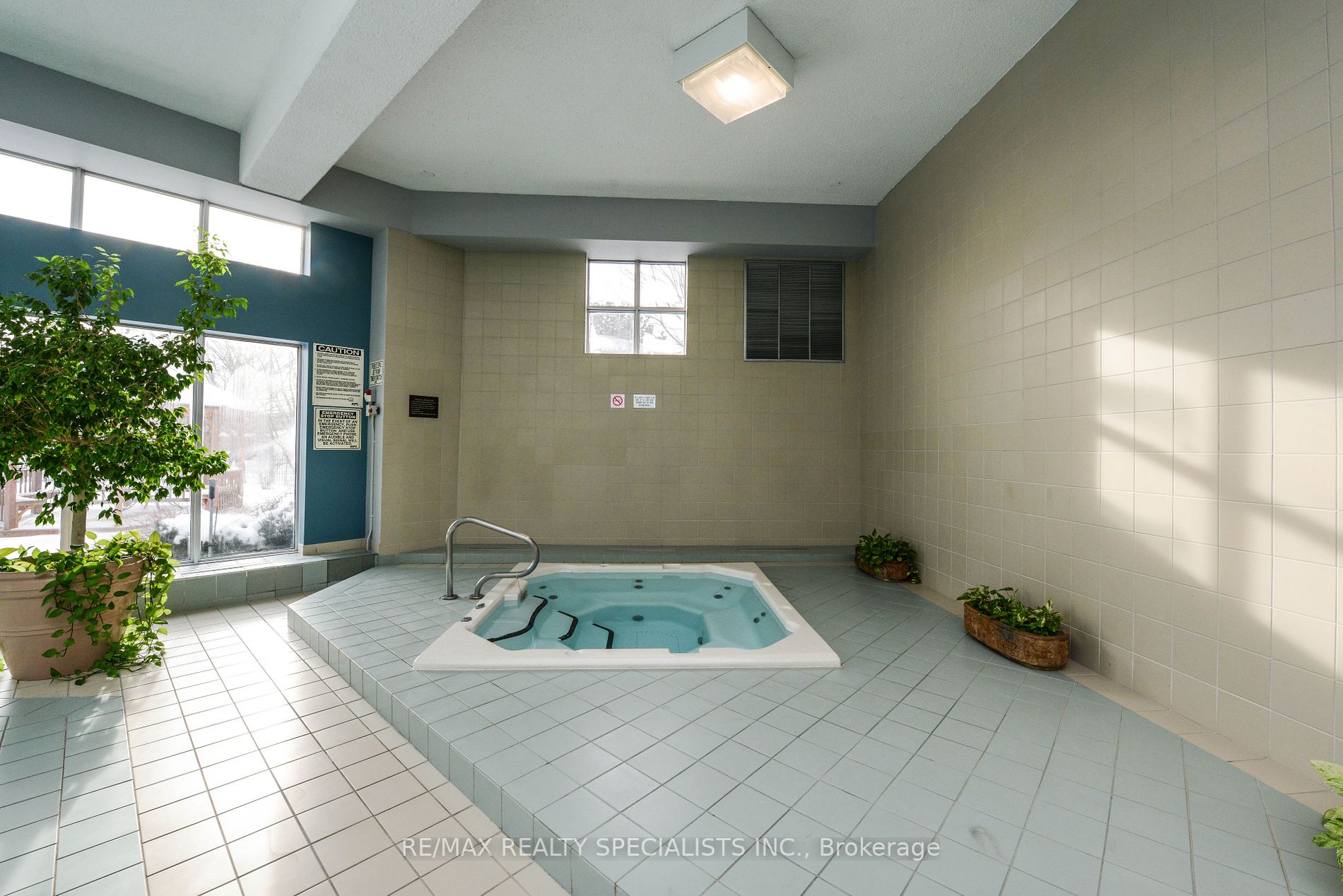 50 Kingsbridge Garden Circ, #607