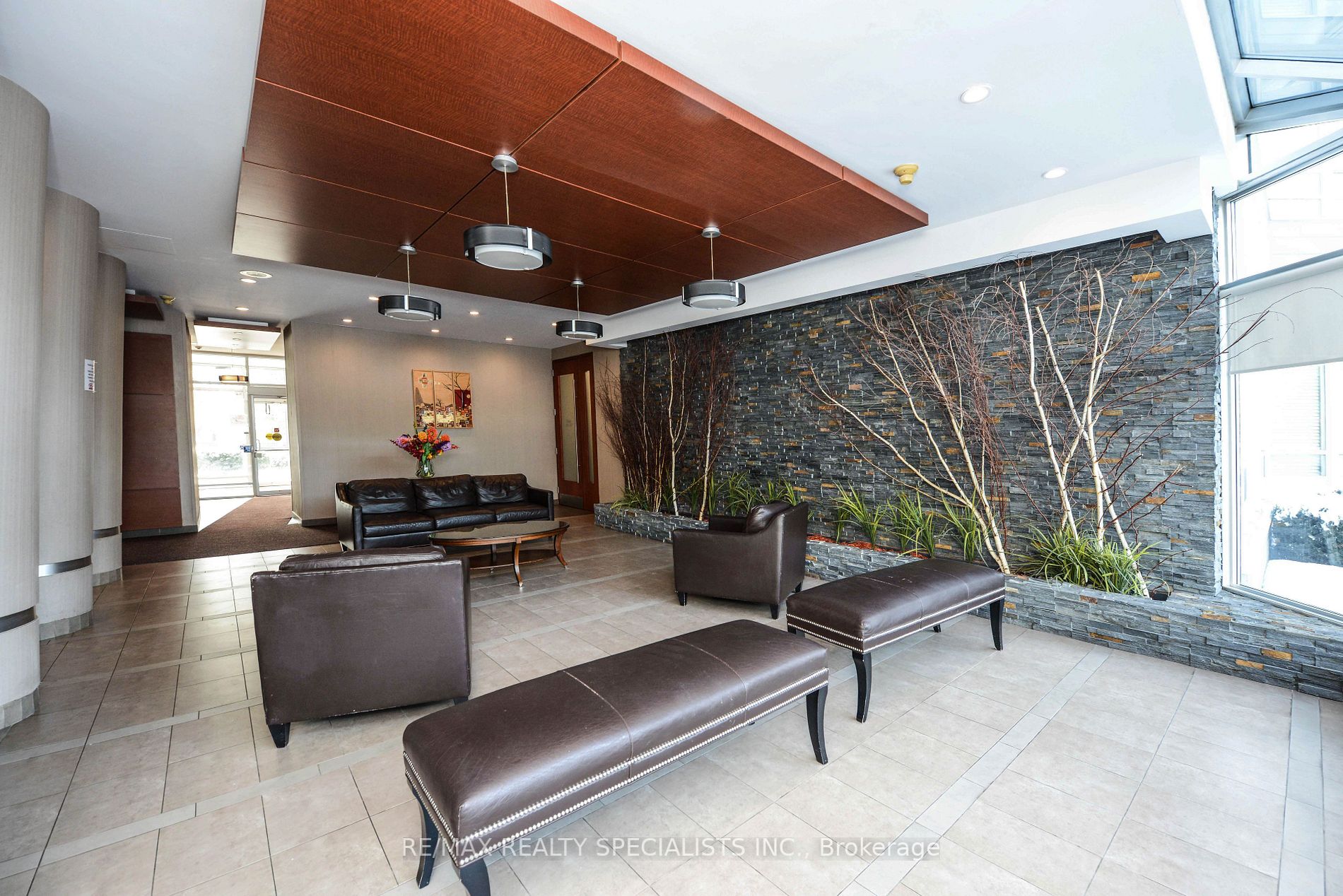50 Kingsbridge Garden Circ, #607