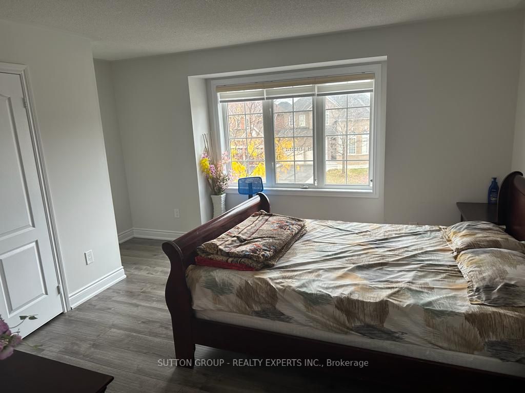 16 Bramtrail Gate