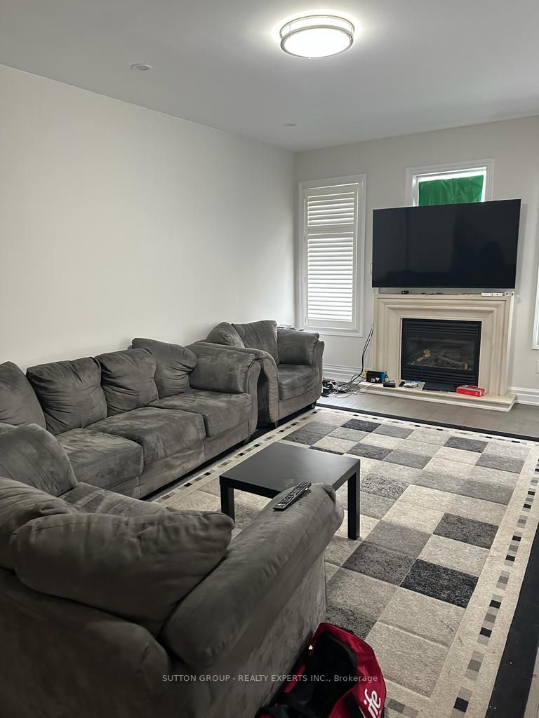 16 Bramtrail Gate