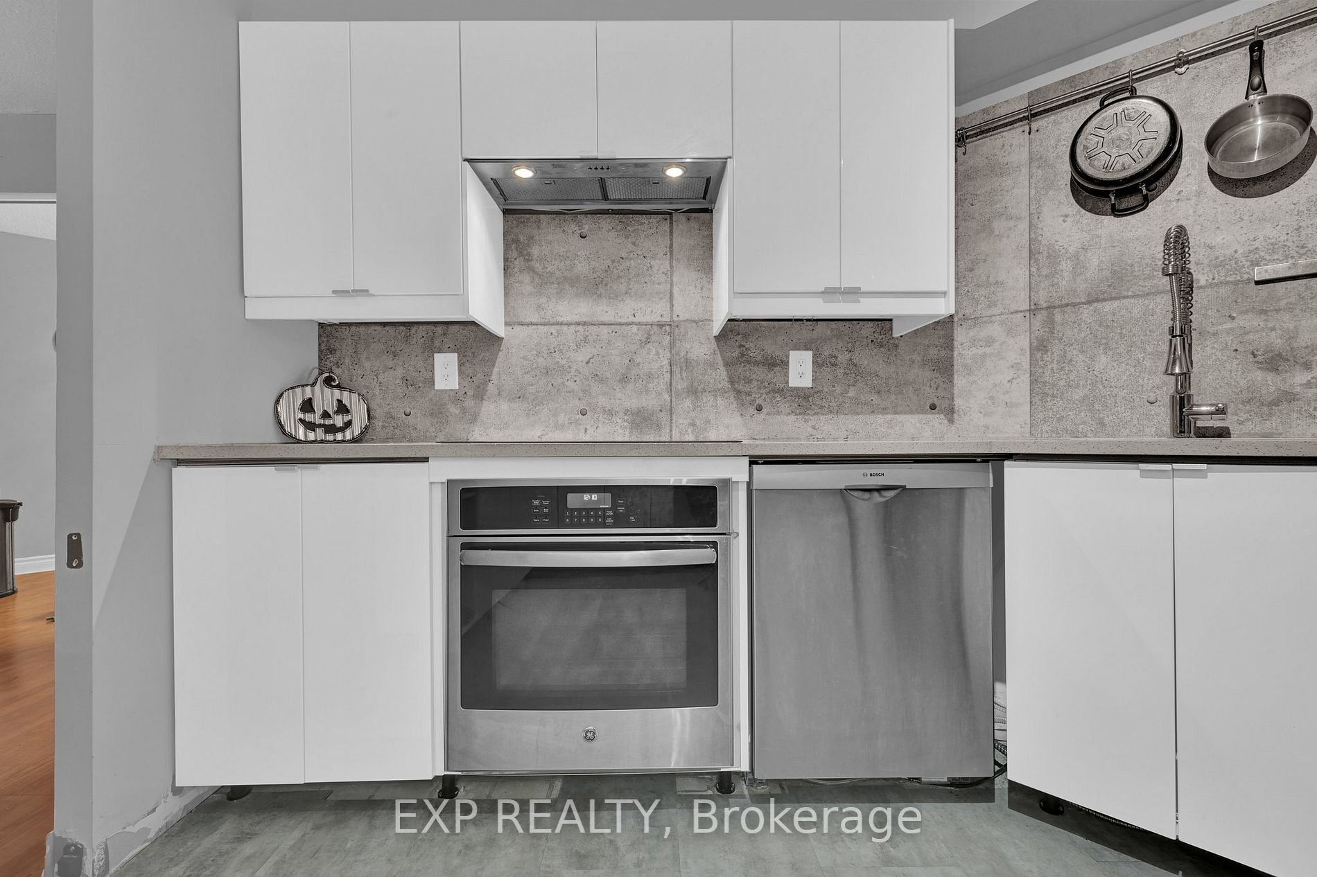 61 Markbrook Lane, #1511