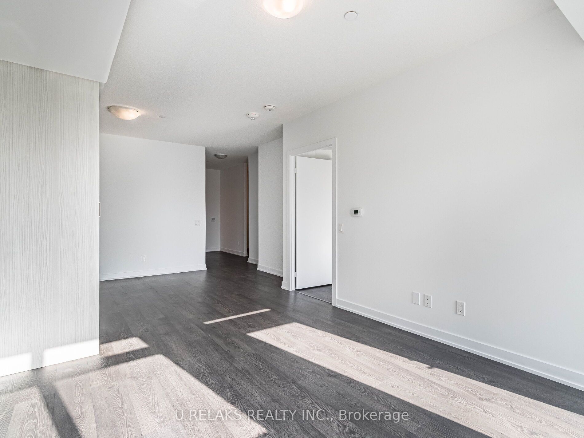251 Manitoba St, #322