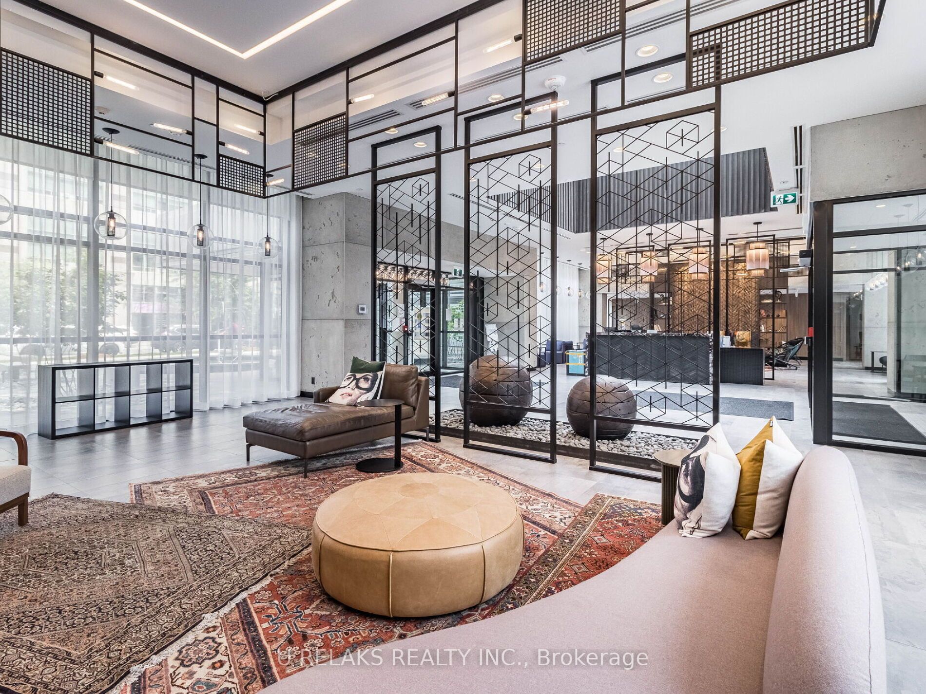 251 Manitoba St, #322