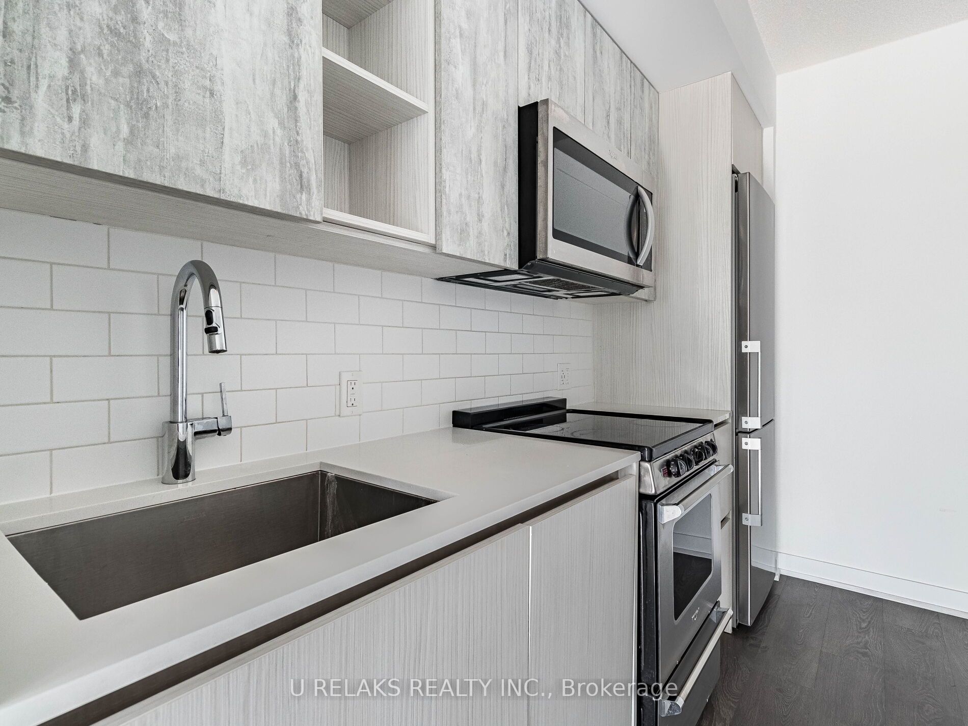 251 Manitoba St, #322
