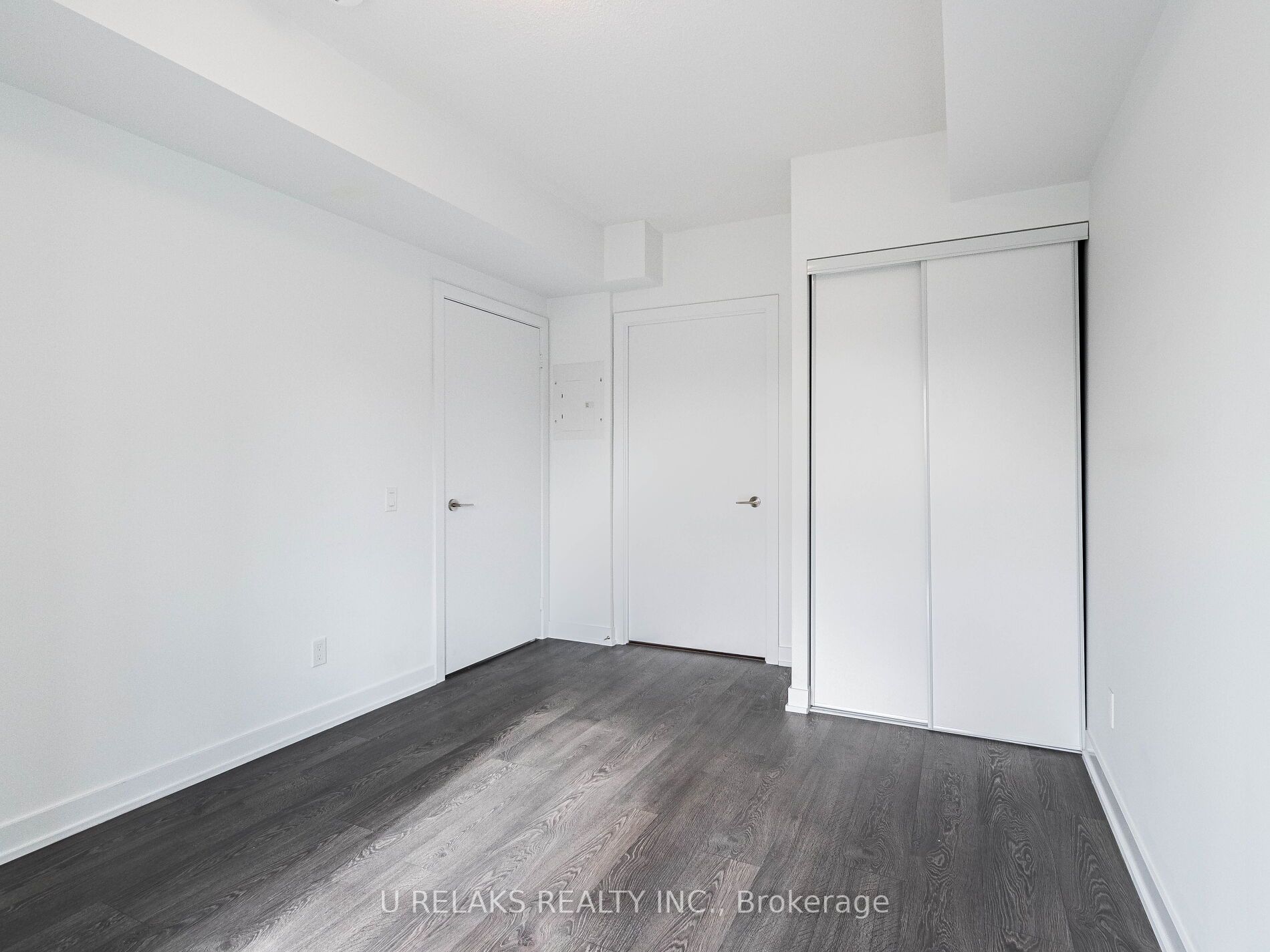 251 Manitoba St, #322