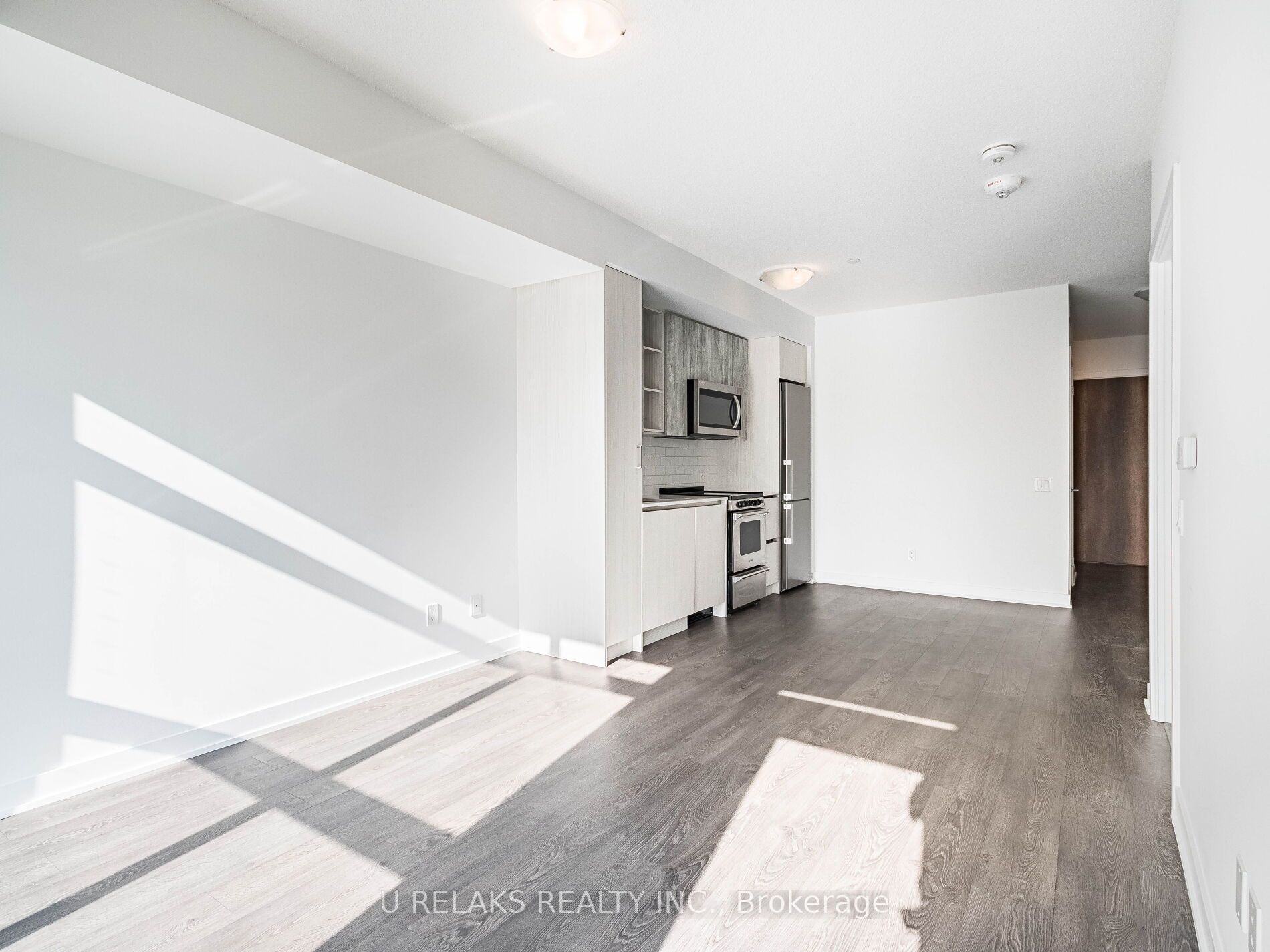 251 Manitoba St, #322
