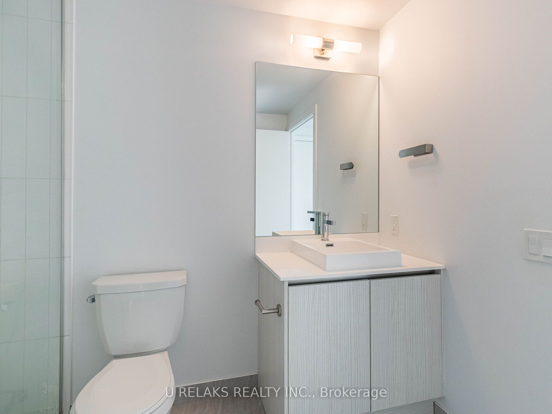 251 Manitoba St, #322
