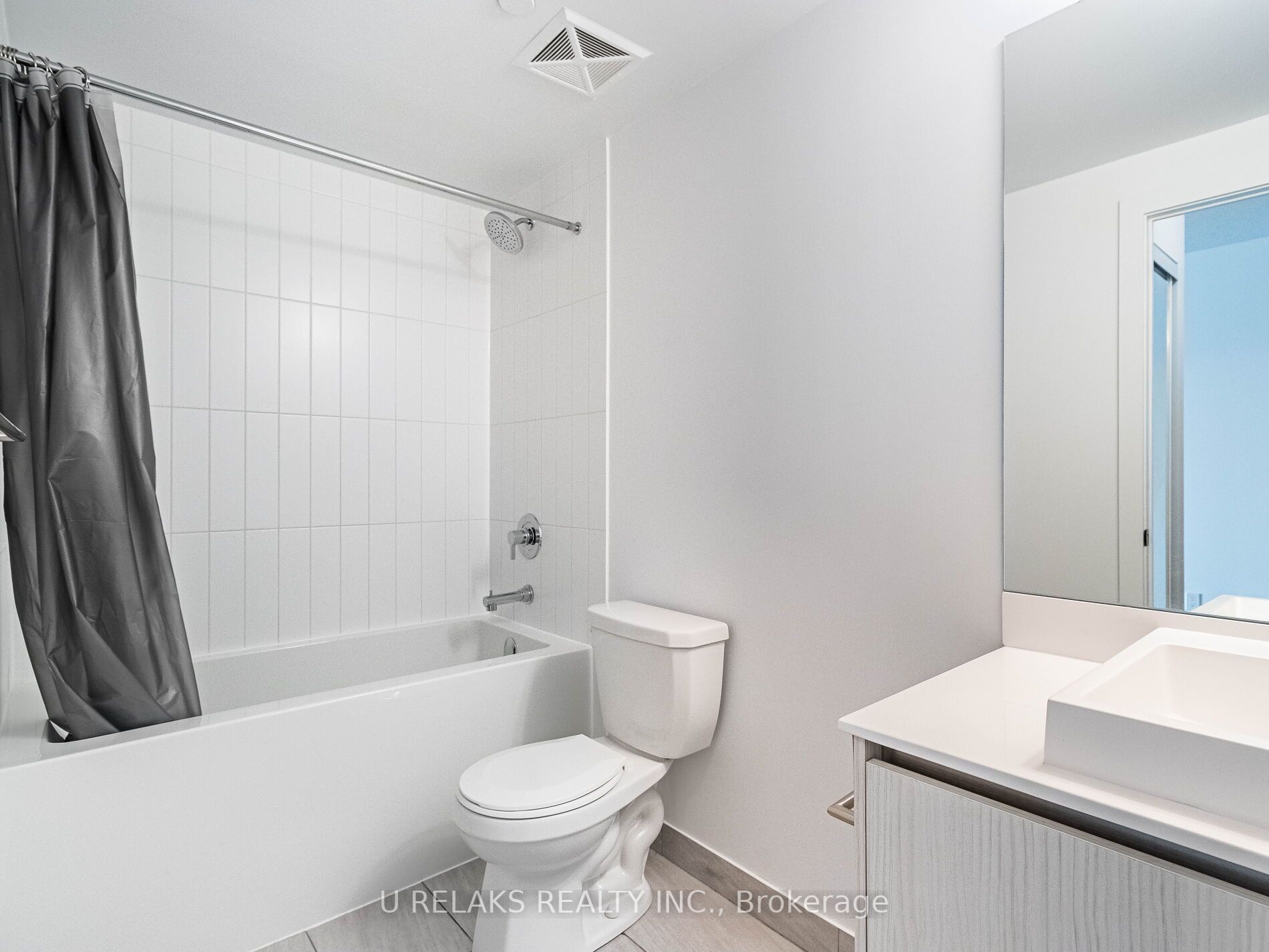 251 Manitoba St, #322