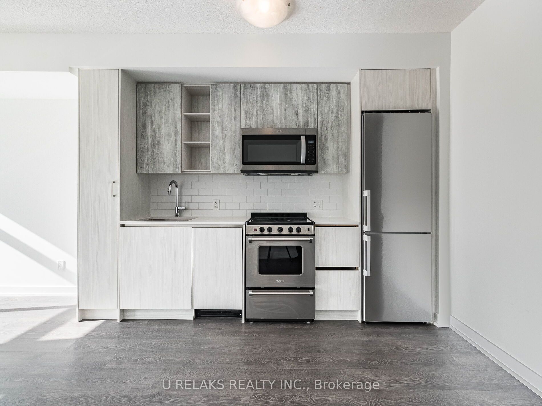 251 Manitoba St, #322