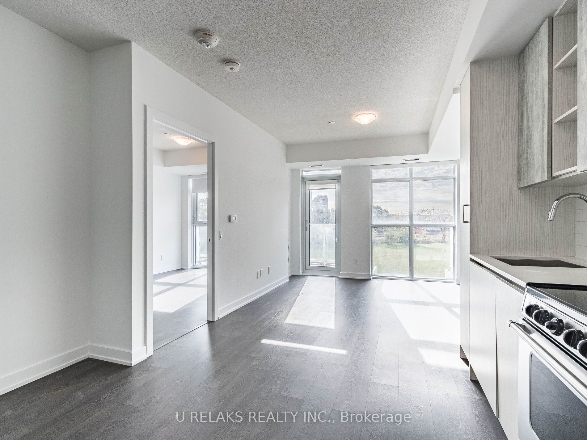 251 Manitoba St, #322