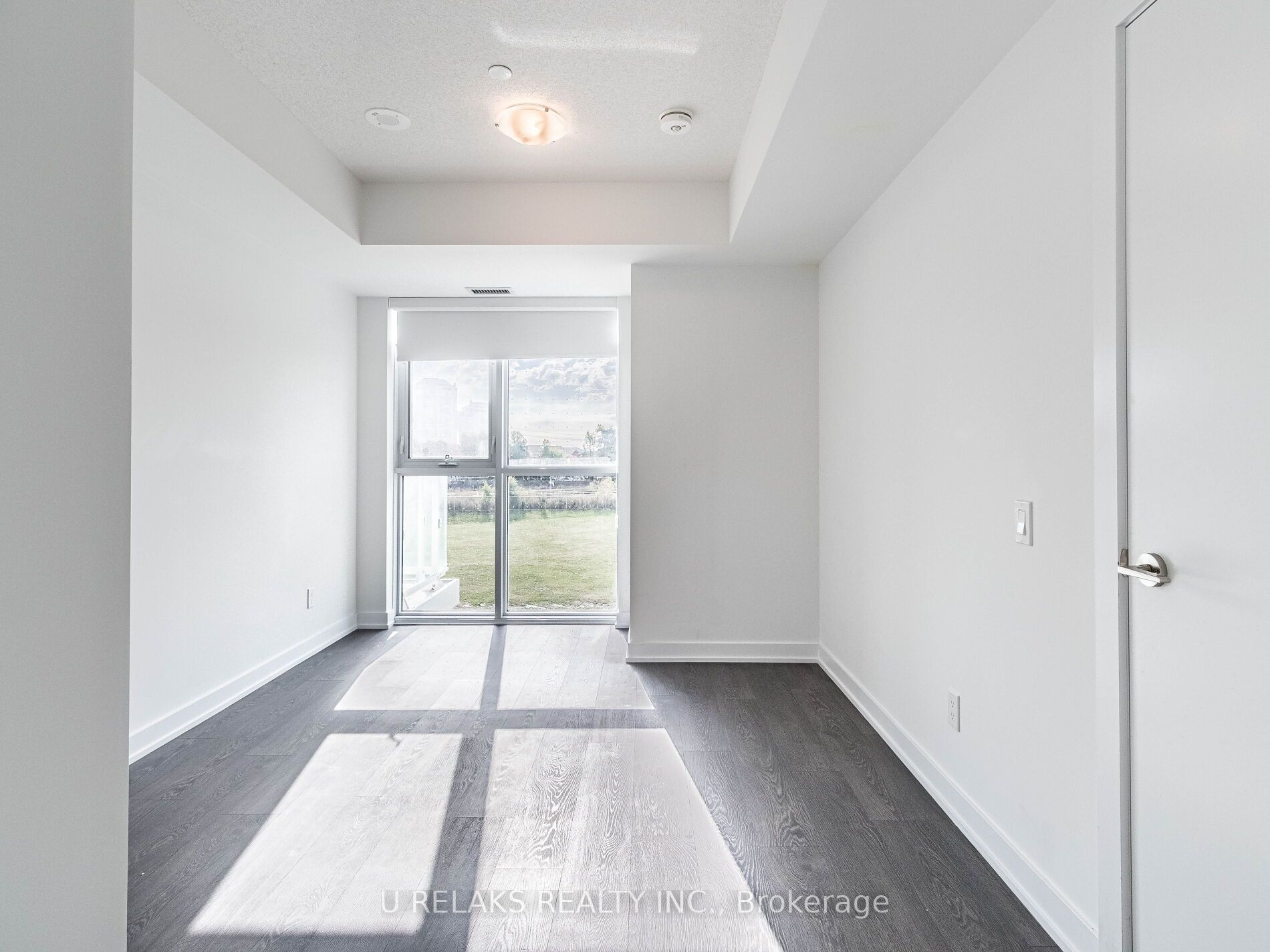 251 Manitoba St, #322