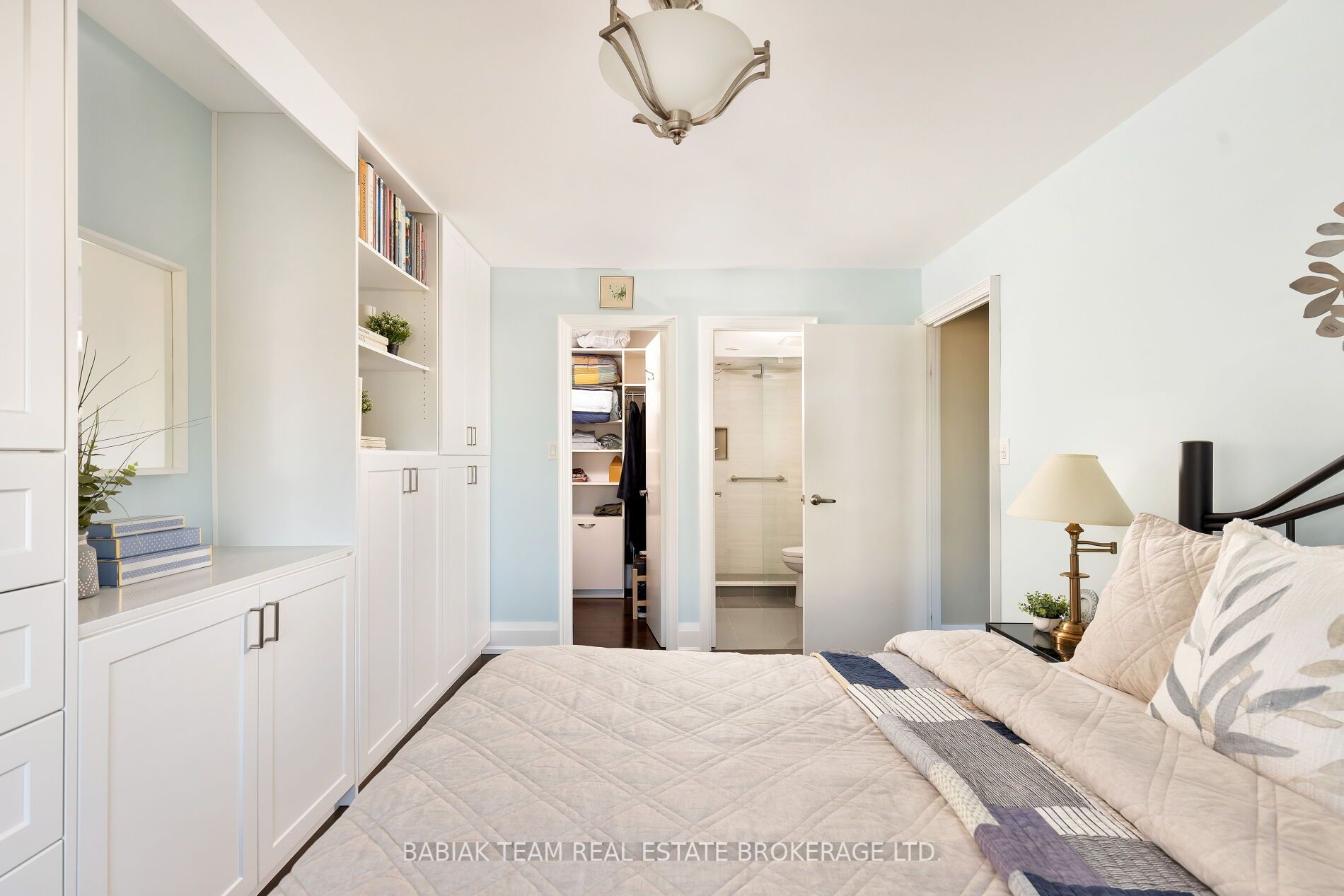 50 Quebec Ave, #Ph 7