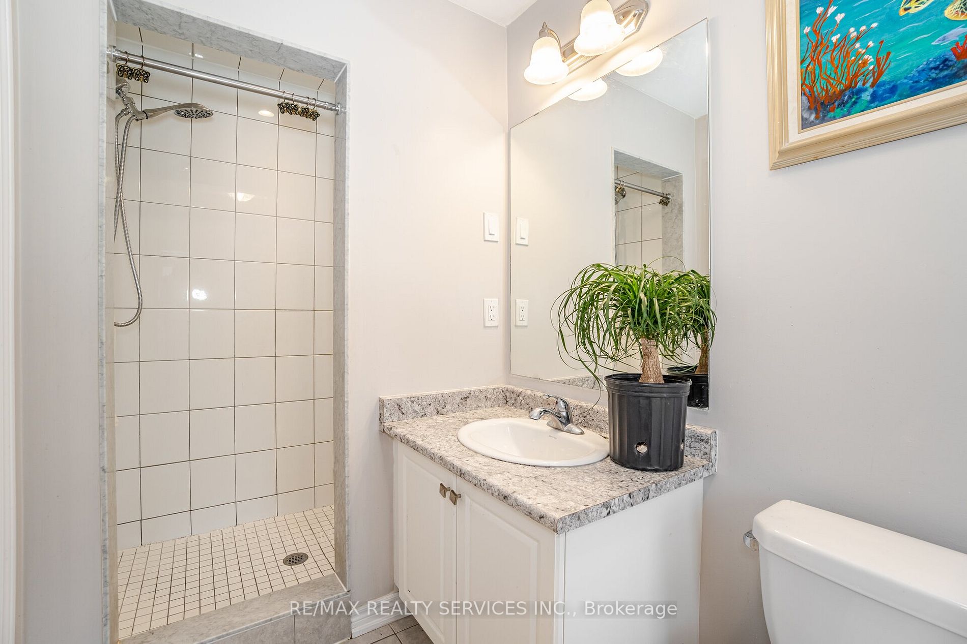 74 Doris Pawley Cres W