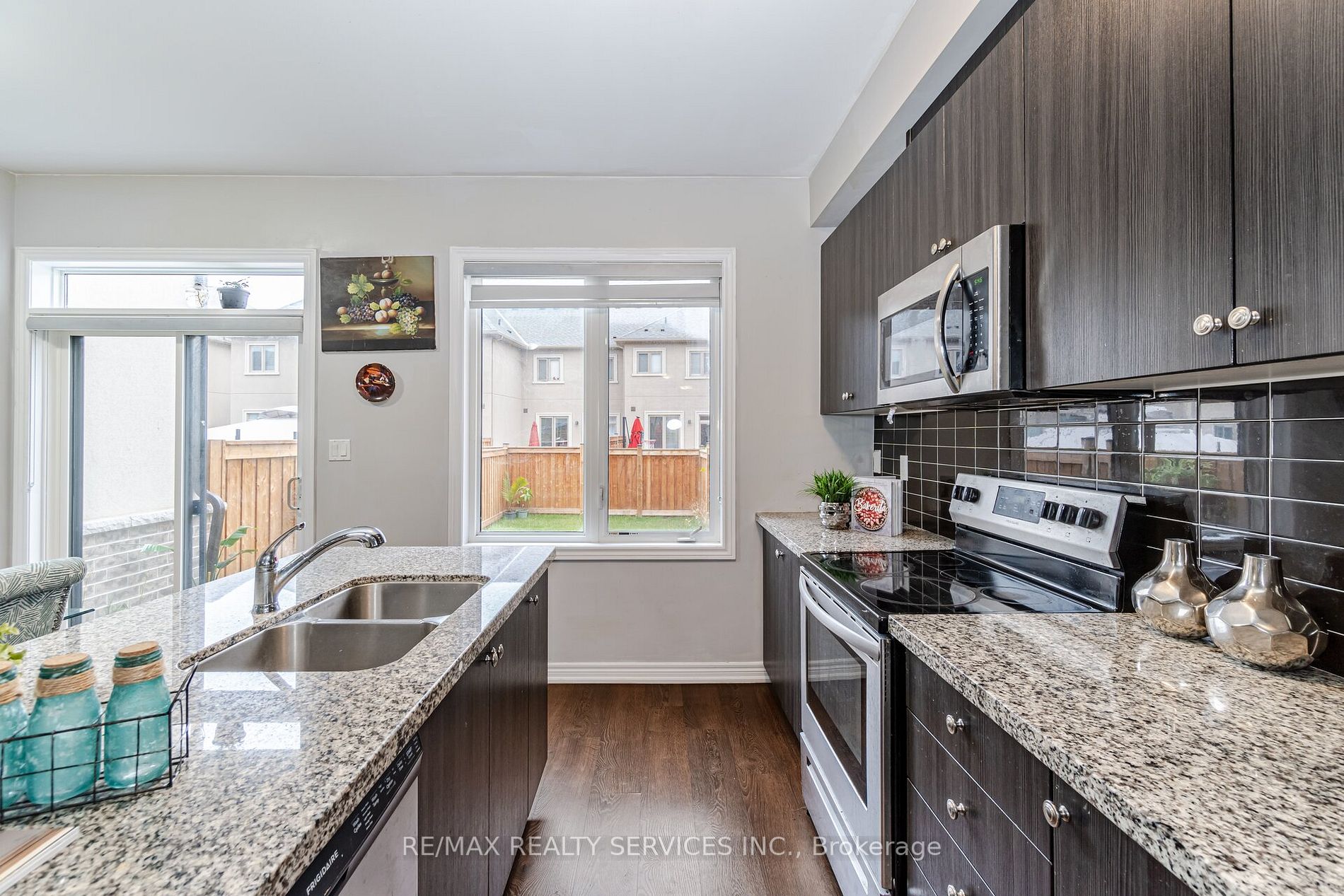 74 Doris Pawley Cres W