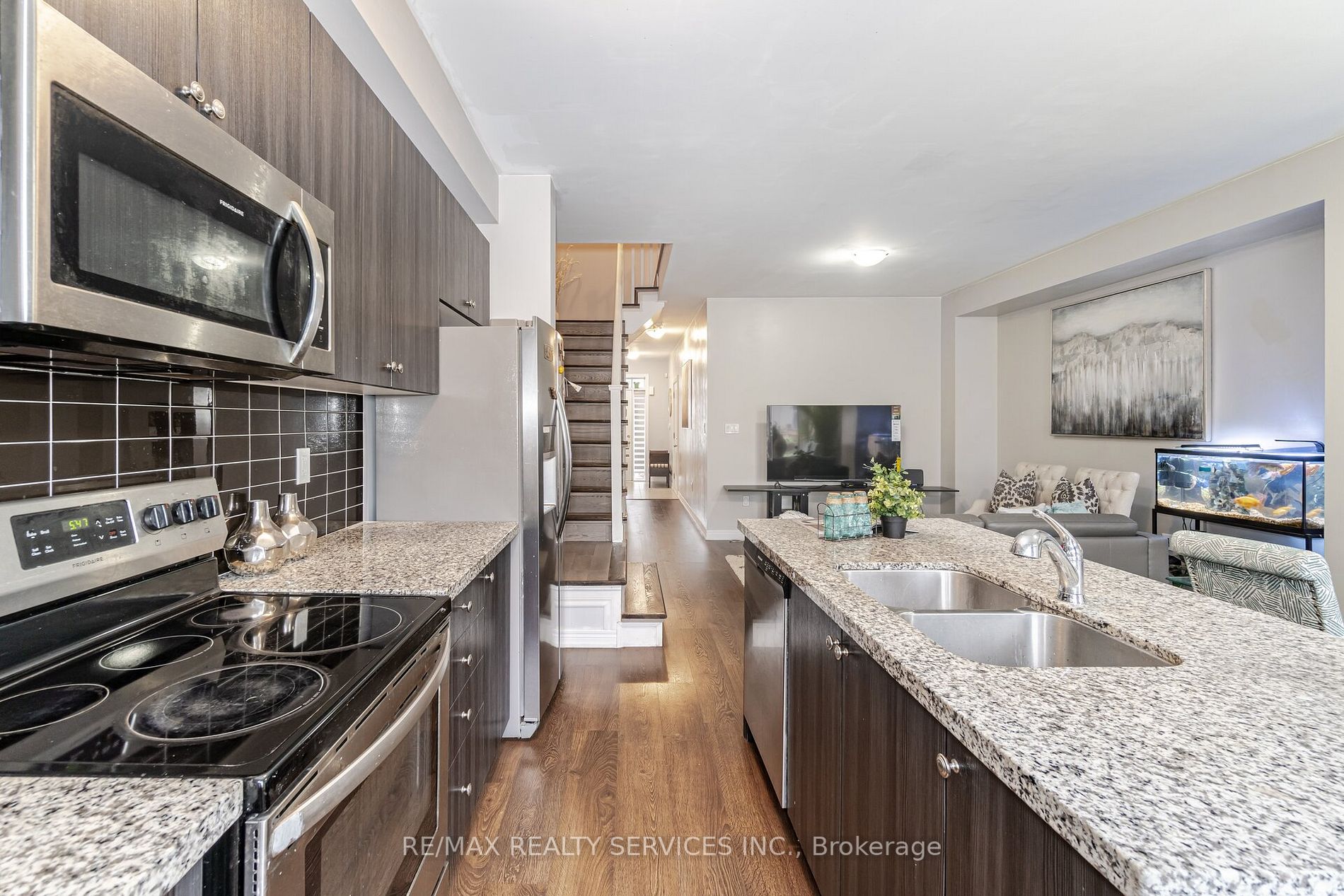 74 Doris Pawley Cres W