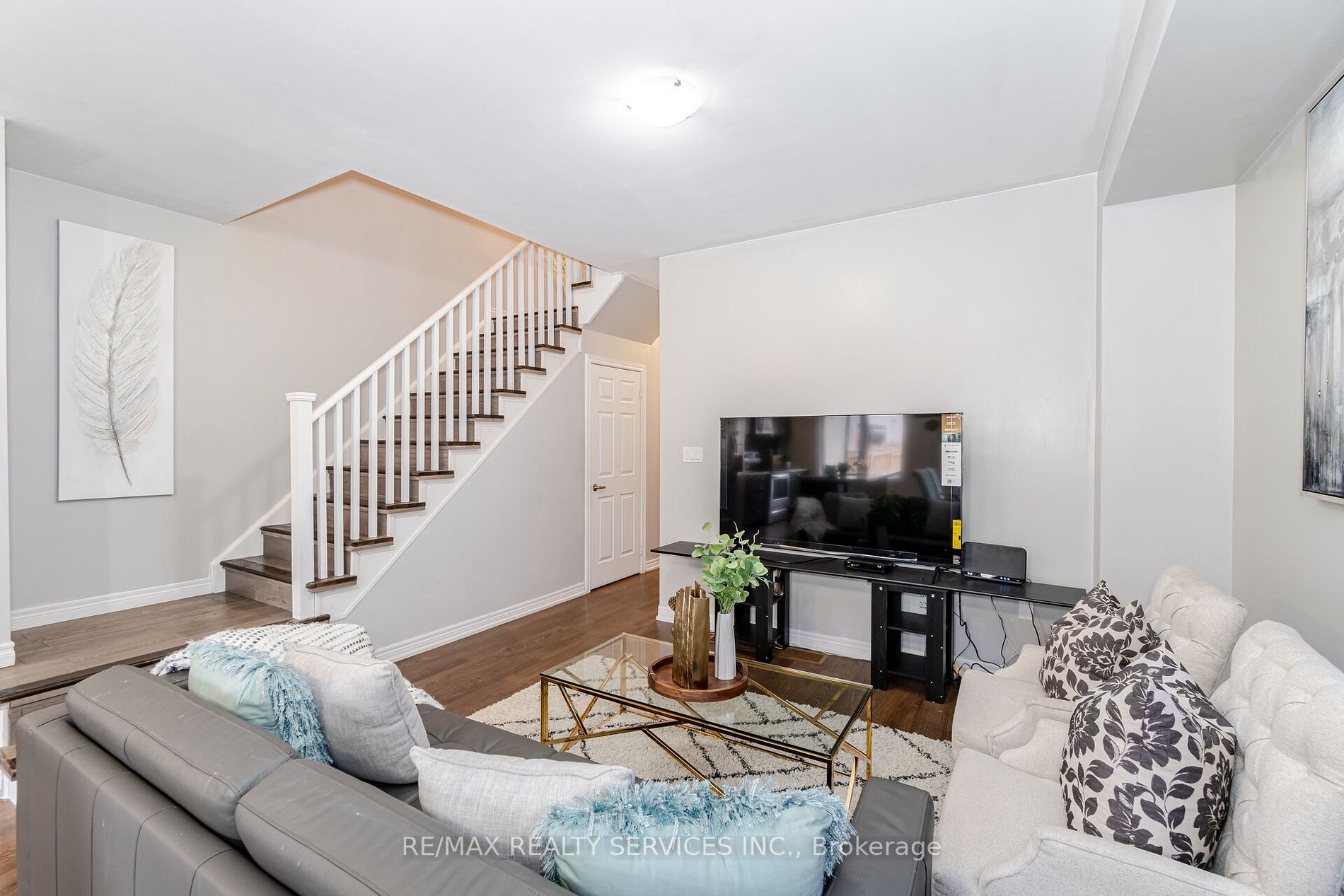 74 Doris Pawley Cres W
