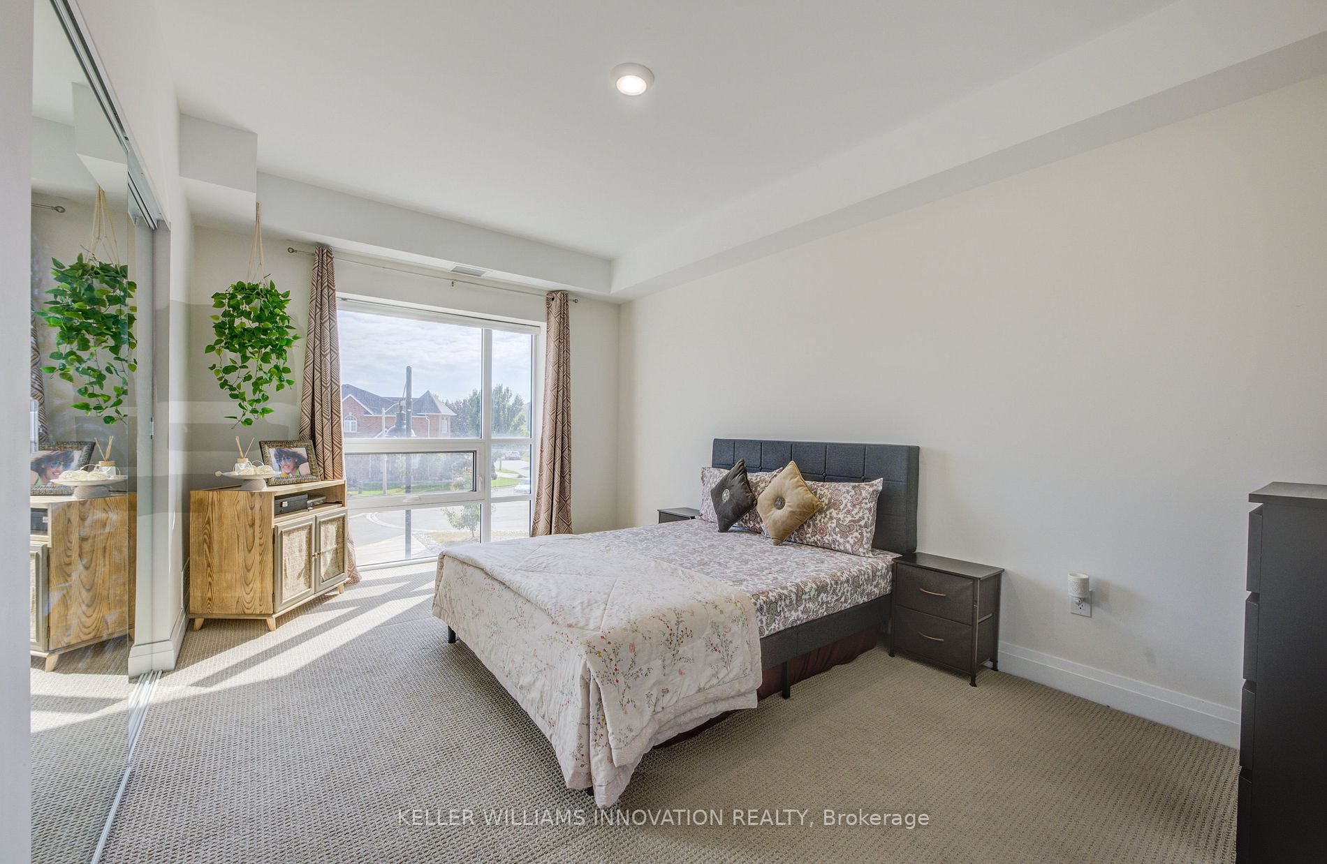 4040 Upper Middle Rd, #222