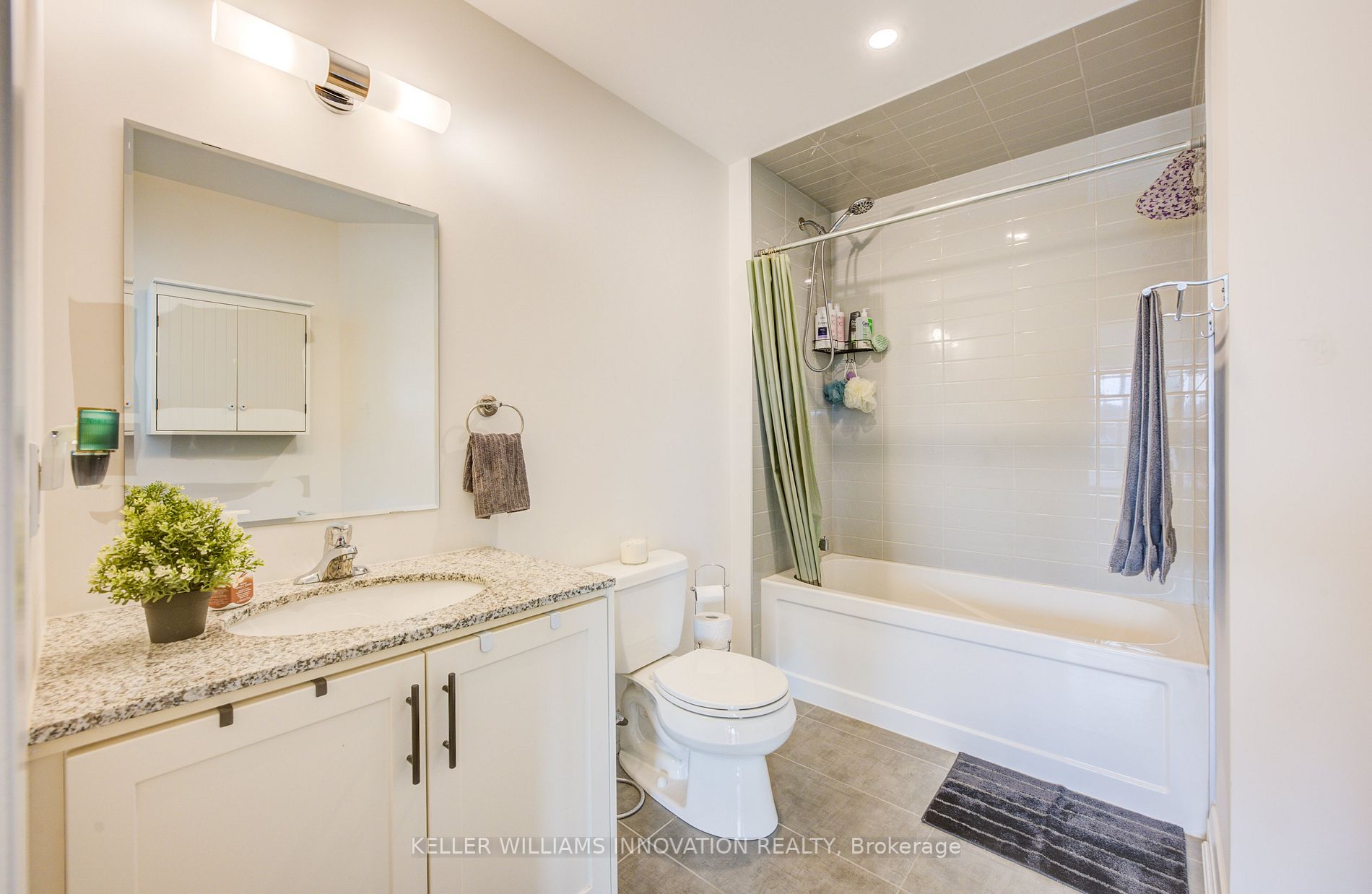 4040 Upper Middle Rd, #222