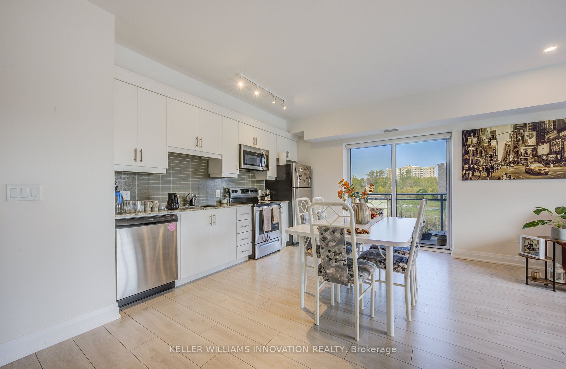 4040 Upper Middle Rd, #222