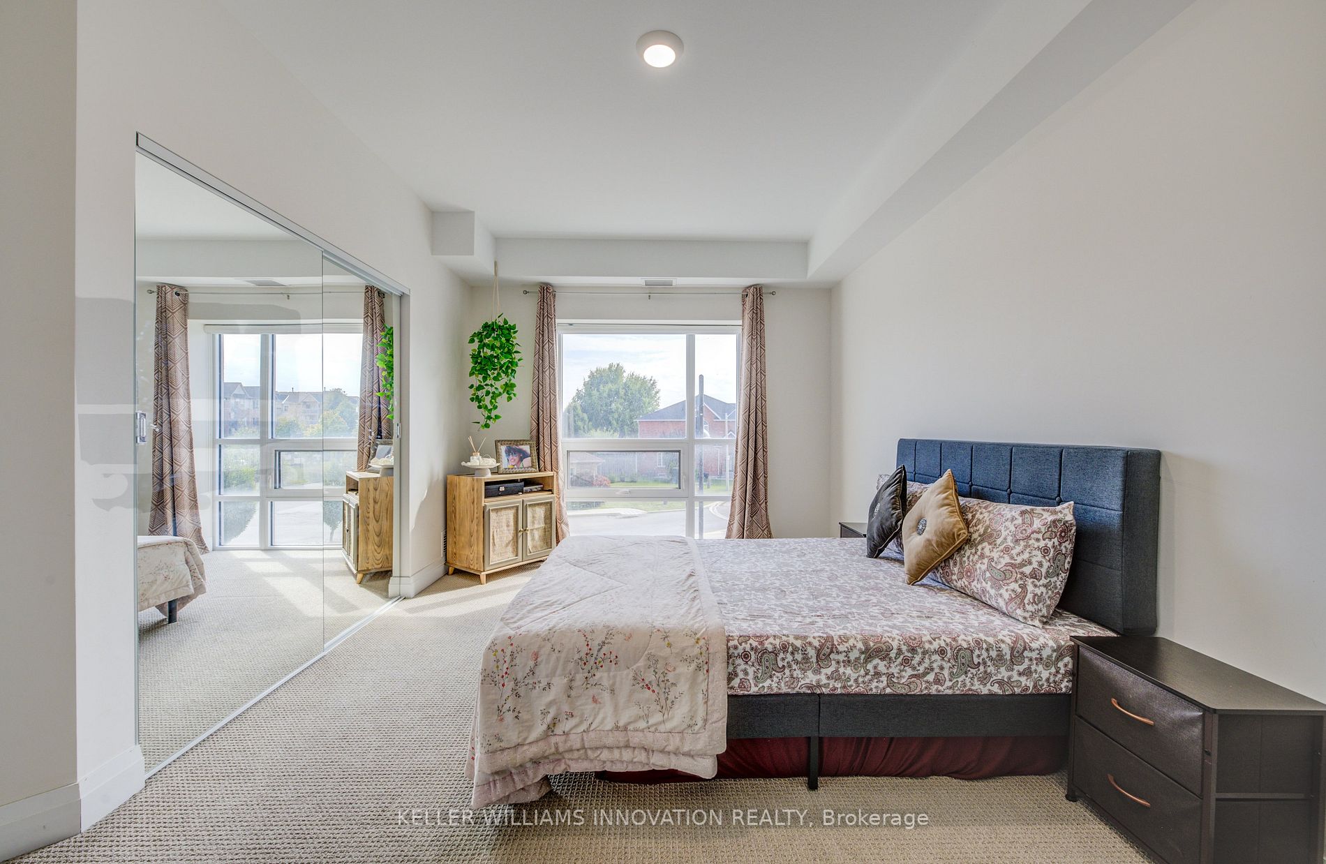 4040 Upper Middle Rd, #222