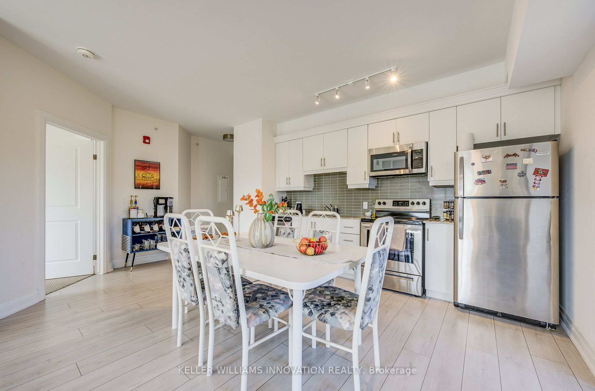 4040 Upper Middle Rd, #222