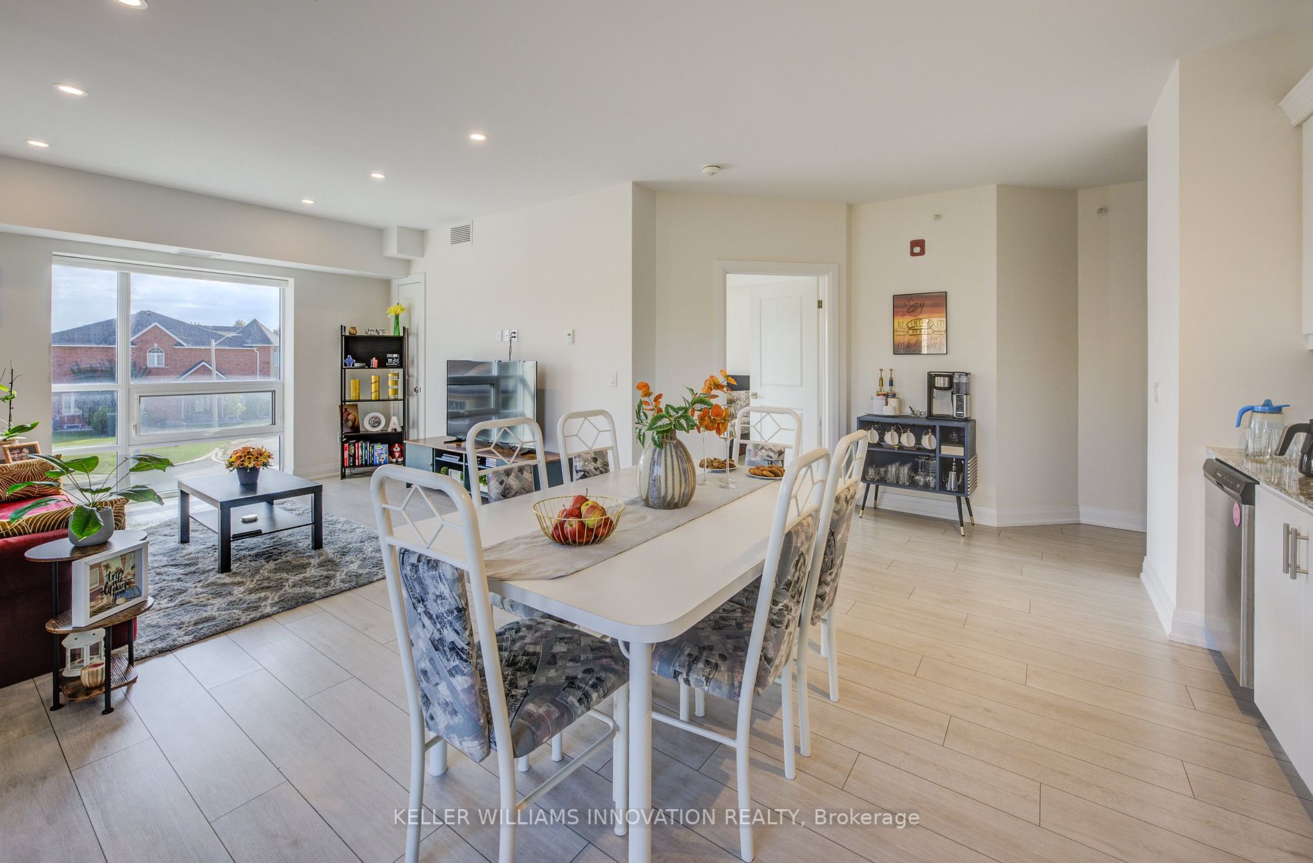 4040 Upper Middle Rd, #222