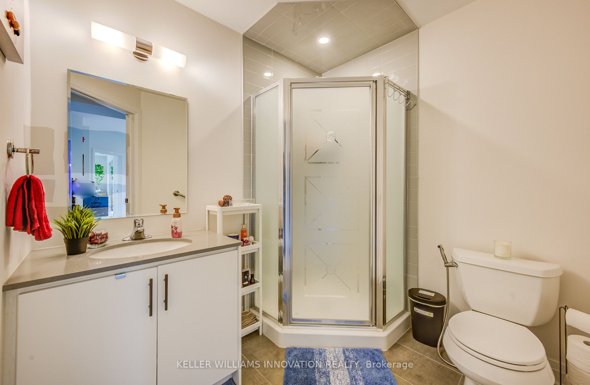 4040 Upper Middle Rd, #222