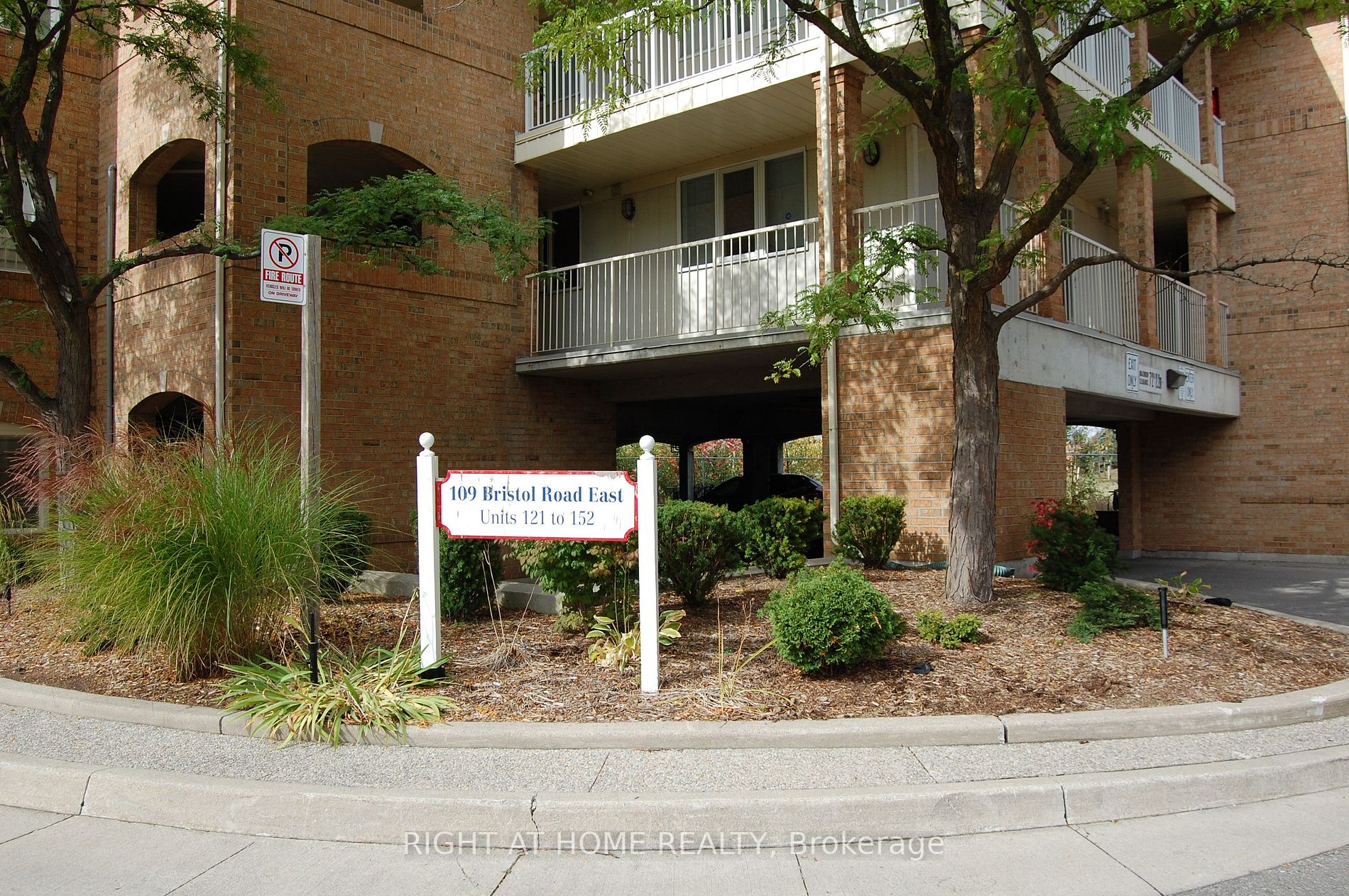 109 Bristol Rd E, #122