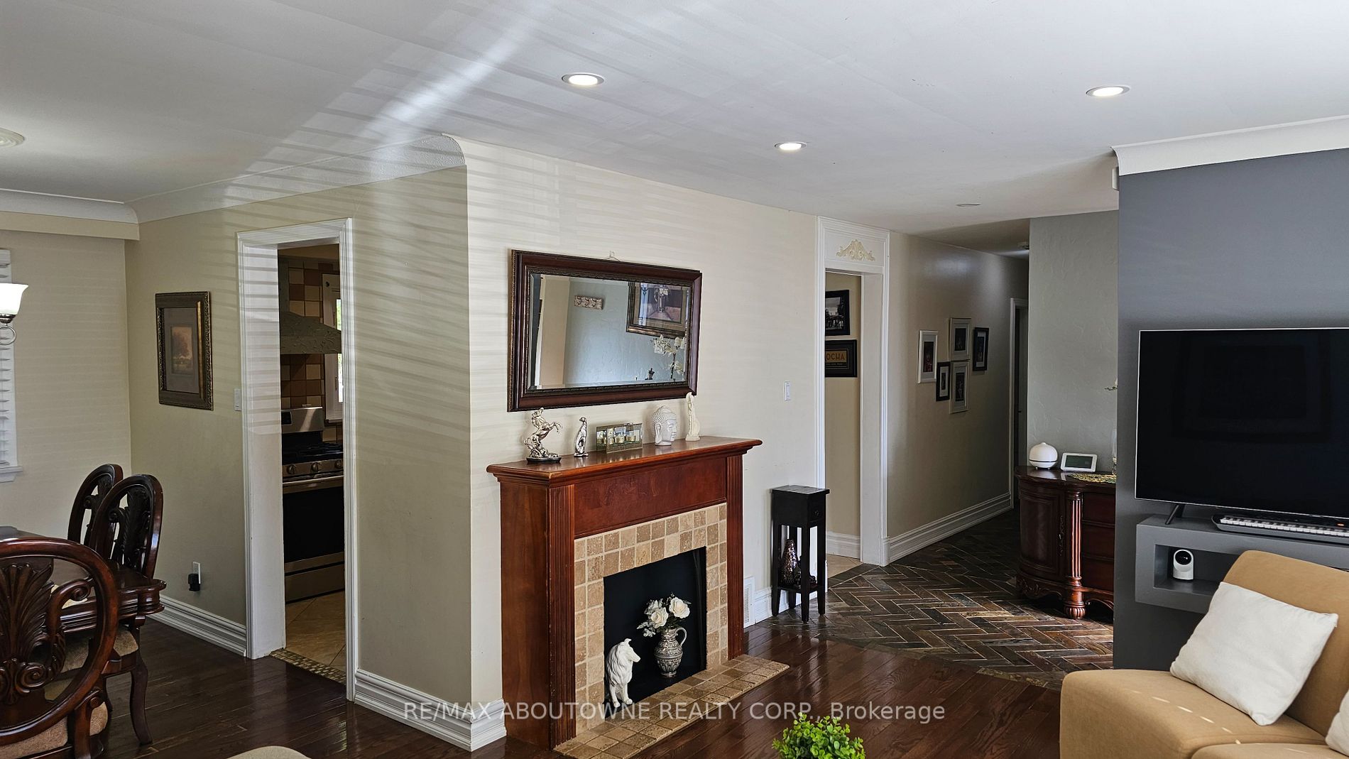 2165 Samway Rd S