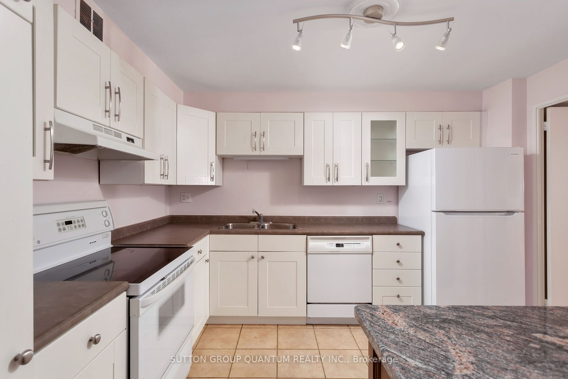 1400 Dixie Rd, #915