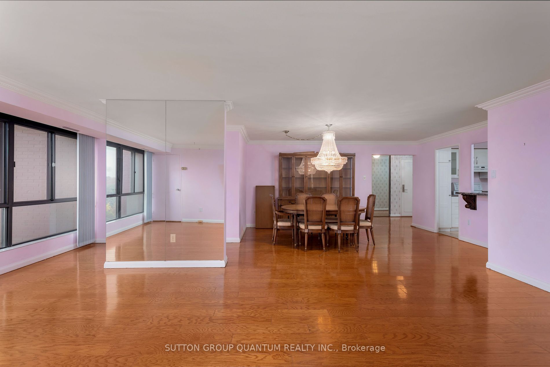 1400 Dixie Rd, #915