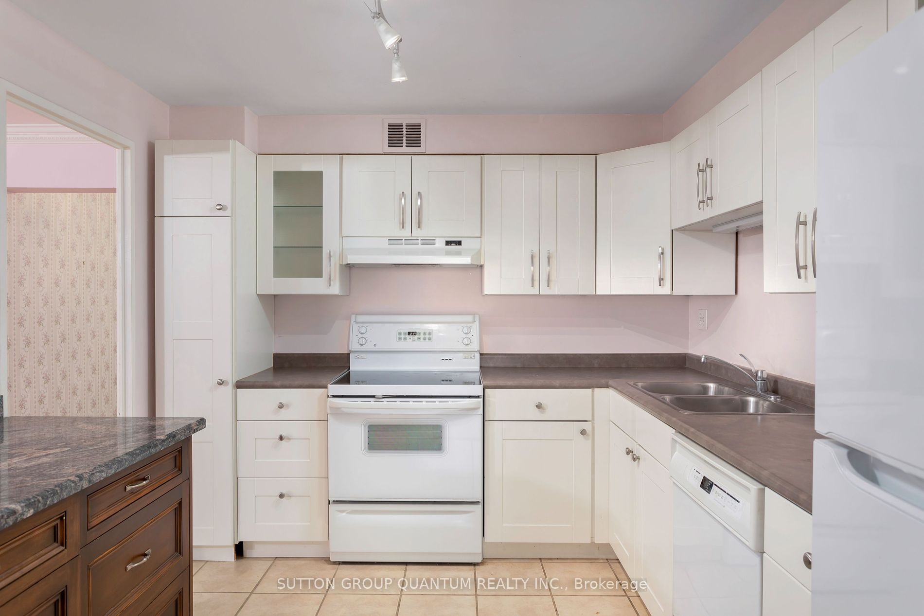 1400 Dixie Rd, #915