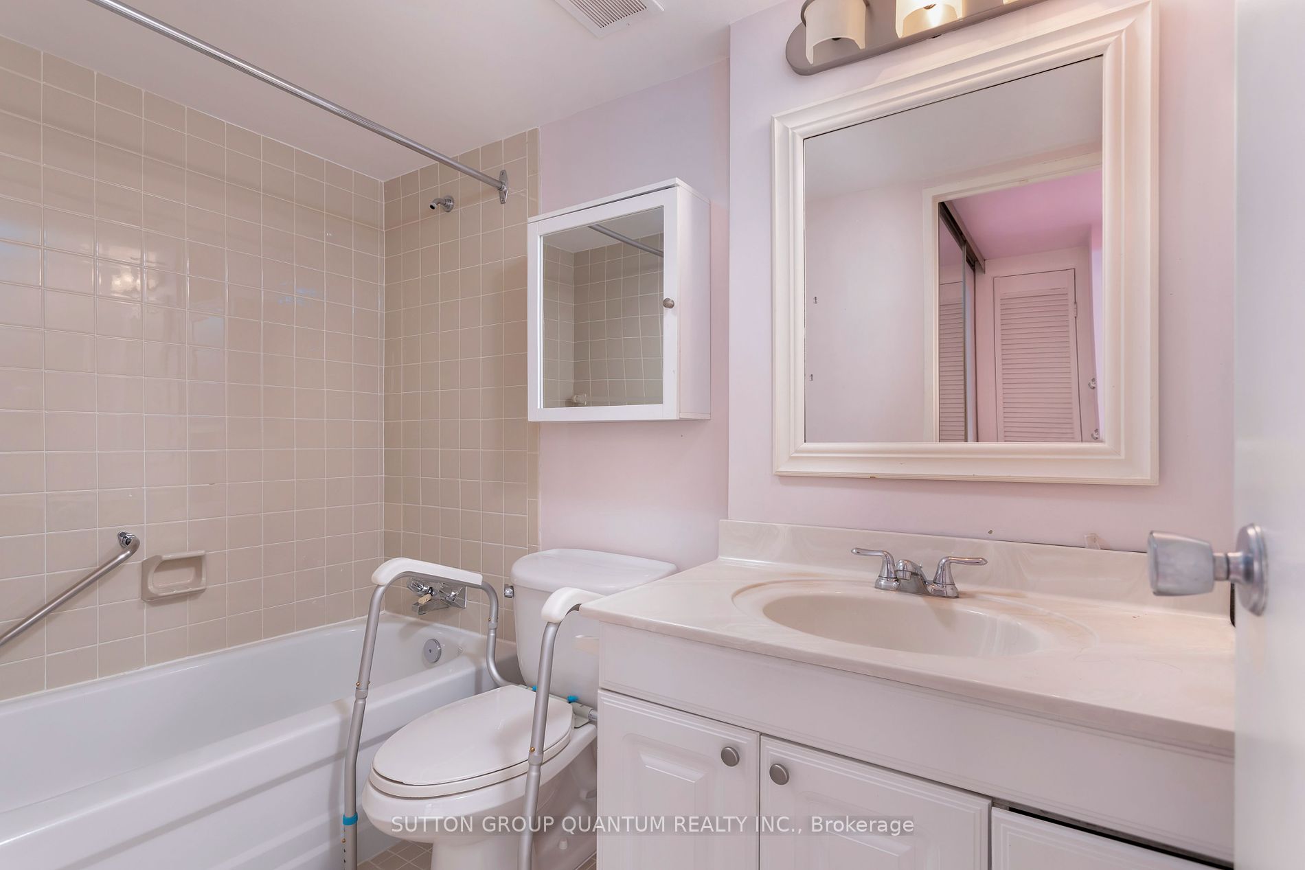 1400 Dixie Rd, #915